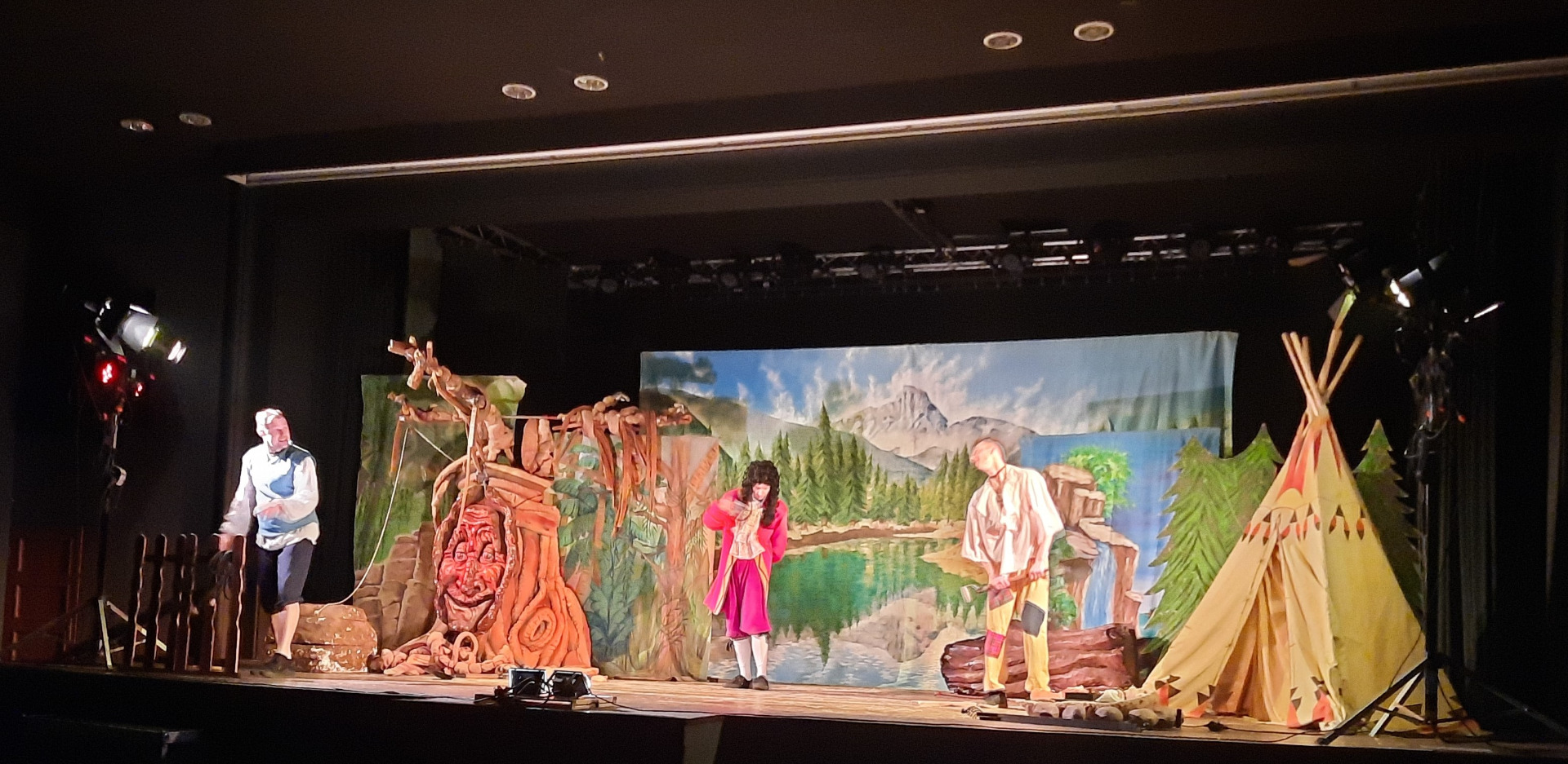 Przedstawienie teatralne pt: „Pocahontas” - Obrazek 2