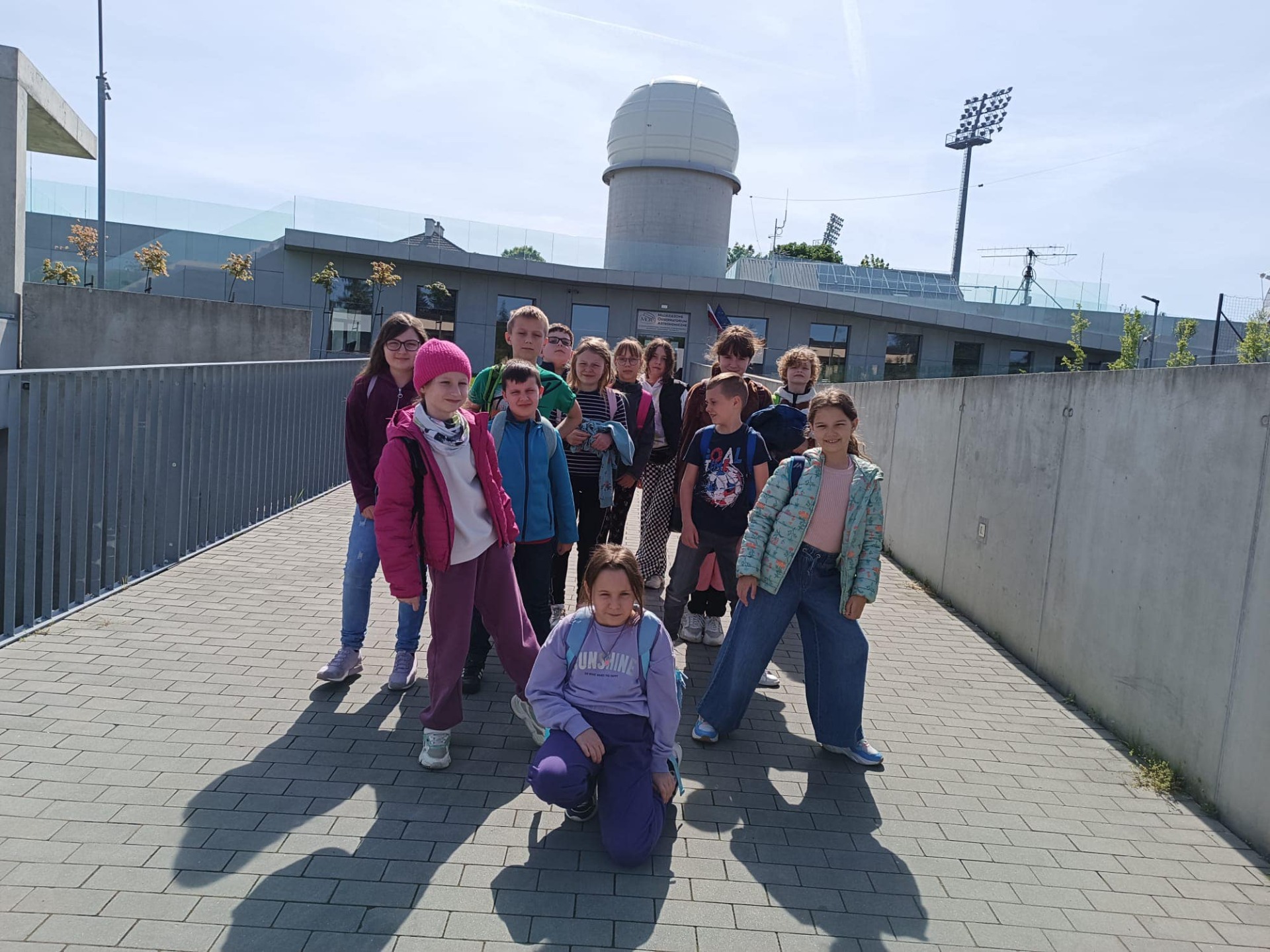 Klasa 3B w Młodzieżowym Obserwatorium Astronomicznym w Niepołomicach.  - Obrazek 1