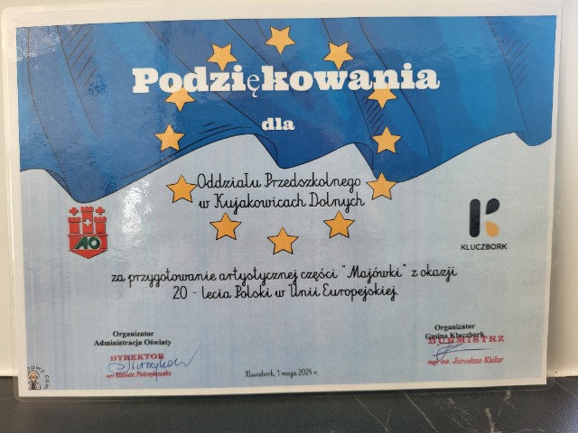 Grupa Krasnale podczas " Majówki " z okazji 20 - lecia Polski w Unii Europejskiej  - Obrazek 3