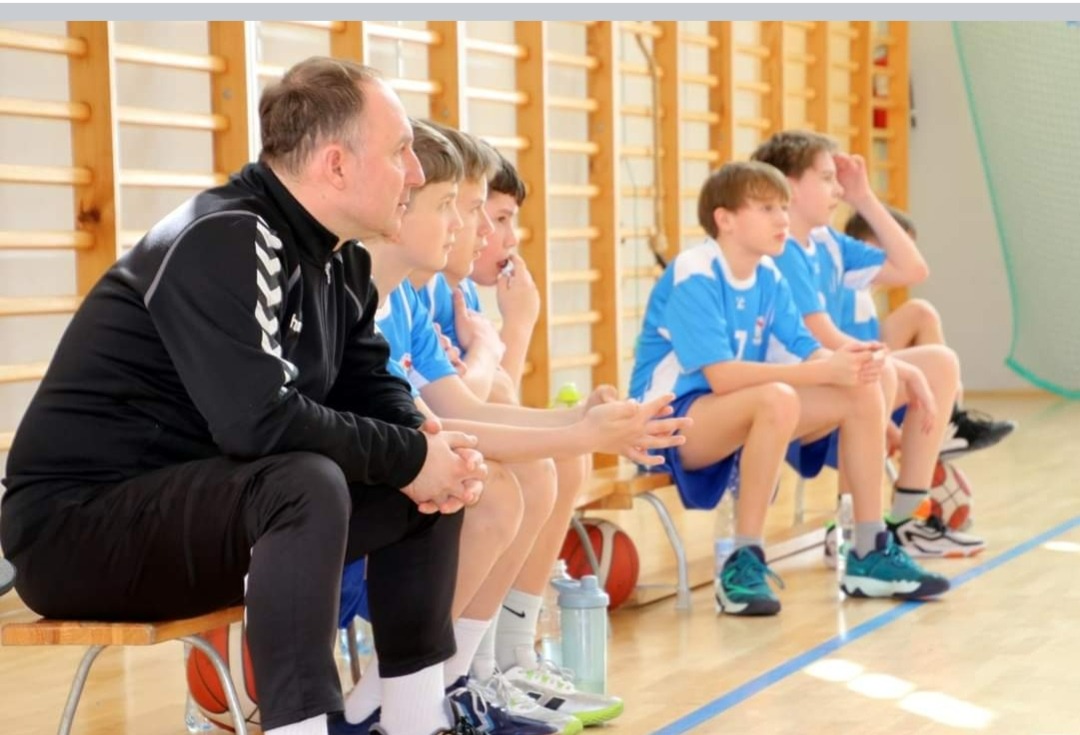 III miejsce naszej drużyny w Mistrzostwach Rejonu Leszczyńskiego w koszykówce chłopców w kategorii Dzieci - Obrazek 5