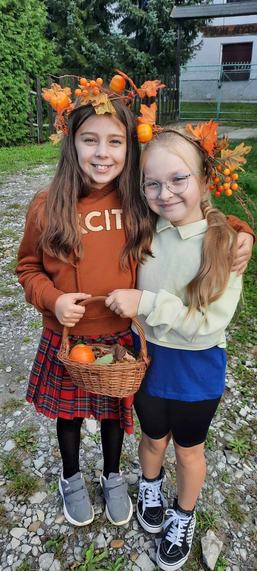Jesienny spacer dla przedszkolaków i uczniów klas I-III, w poszukiwaniu oznak jesieni.🍁🍂🌾🌻🍁 - Obrazek 2