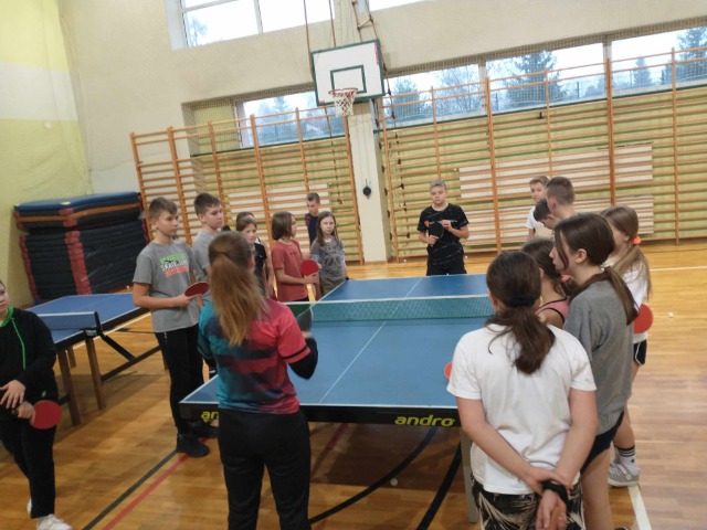 Zajęcia sportowe z tenisa stołowego w naszej szkole. - Obrazek 10
