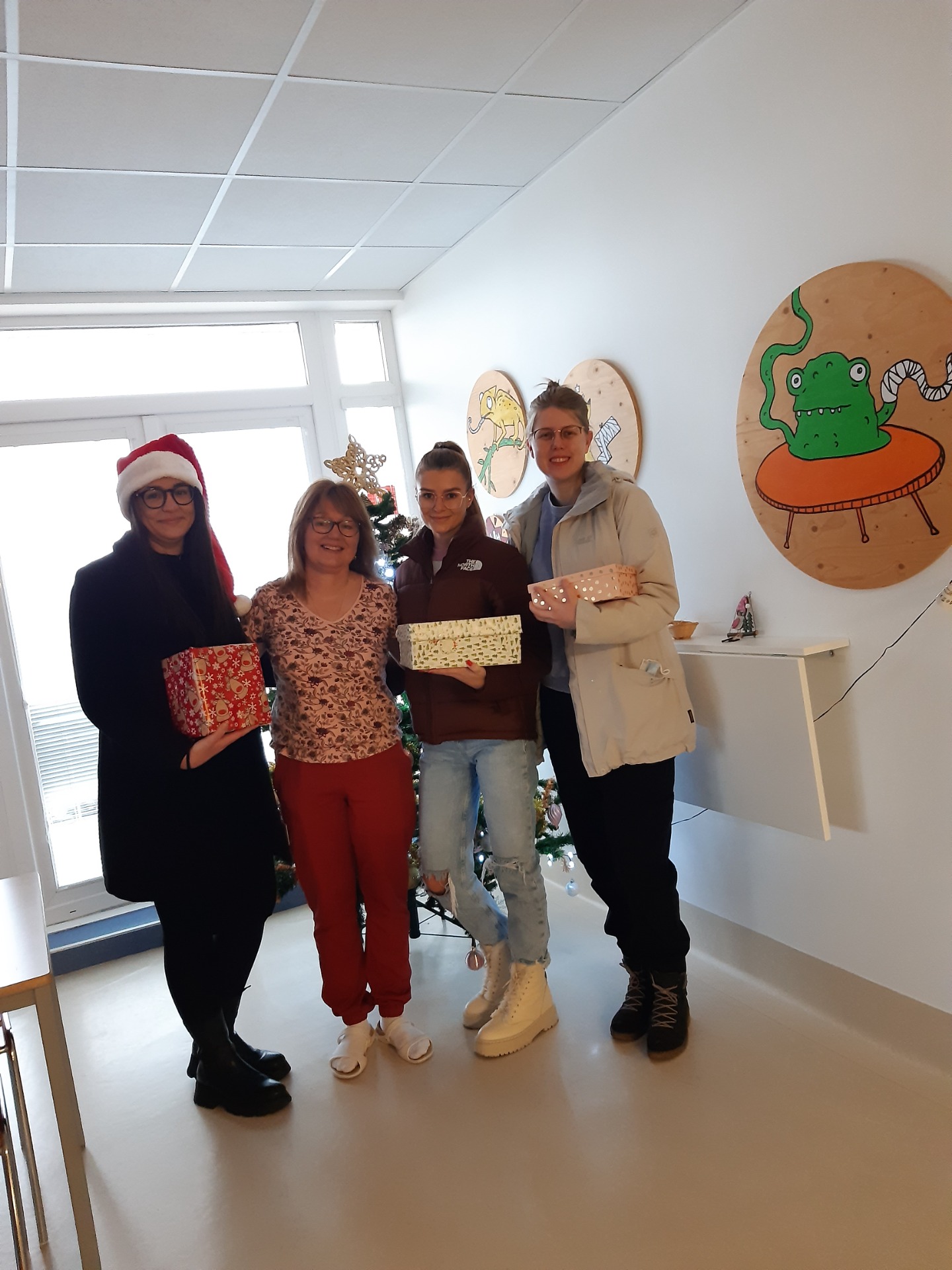 Vianočné prekvapenie pre deti z NÚDCH  na Klinike detskej chirurgie v Bratislave - Obrázok 1