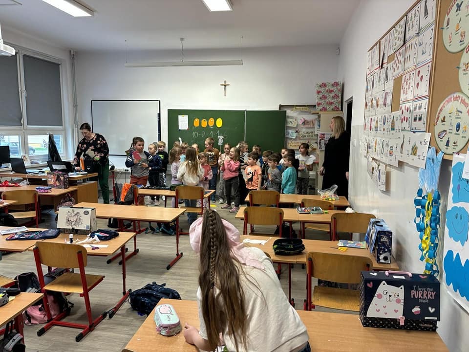 Klasa 1 b gościła na zajęciach przedszkolaków z PP 24. - Obrazek 2