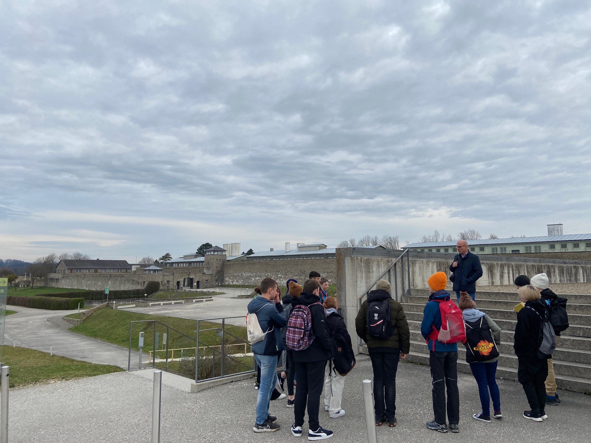 Besuch des KZ Mauthausen der 4. Klasse - Bild 5