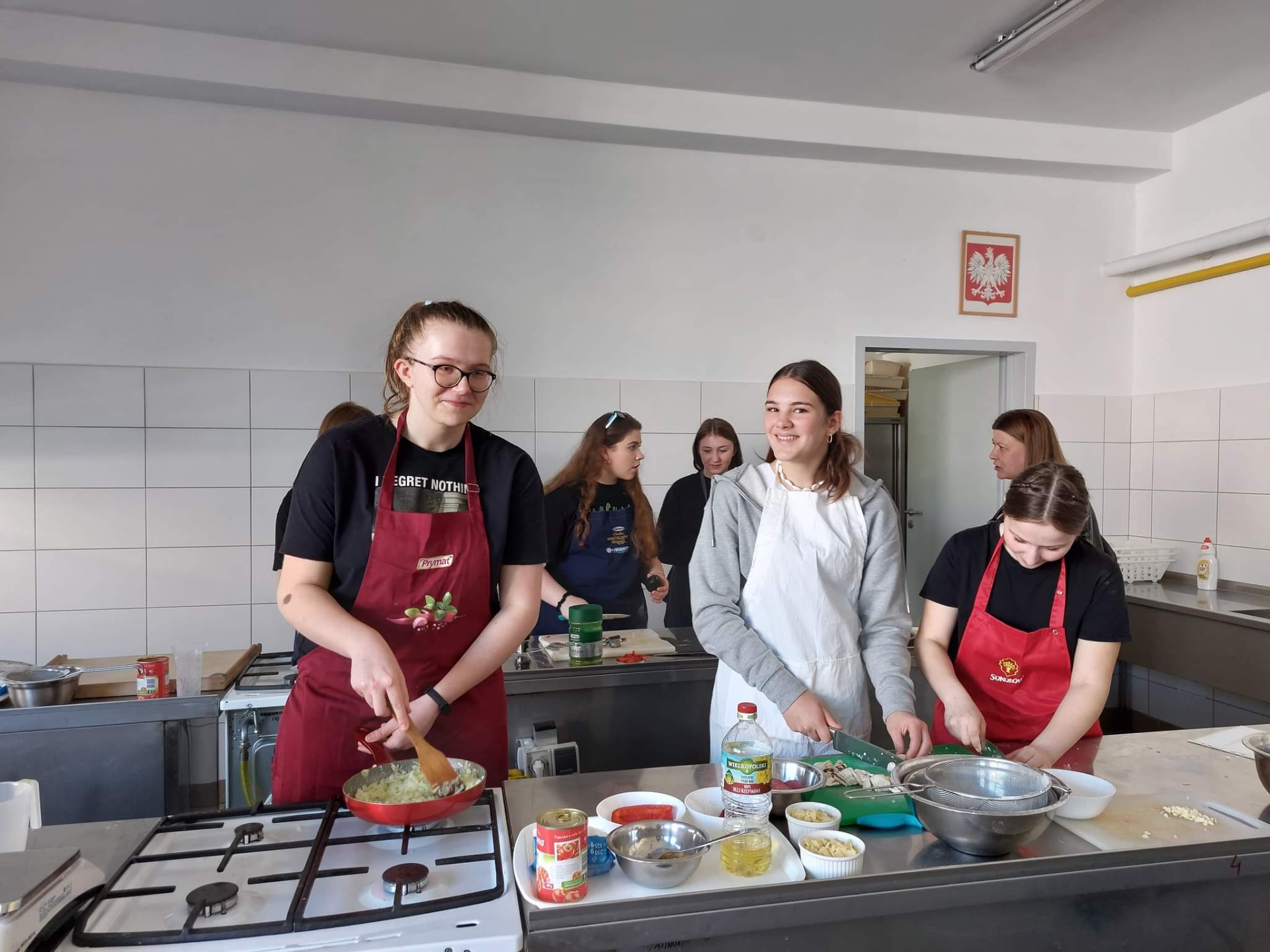 Rajd po fach! Klasa 7 i 8! Świetne warsztaty kulinarne z kuchni włoskiej i obsługa gości w restauracji zorganizowane w Zespole Szkół Gastronomicznych nr 1 🥰👍🥰 - Obrazek 1