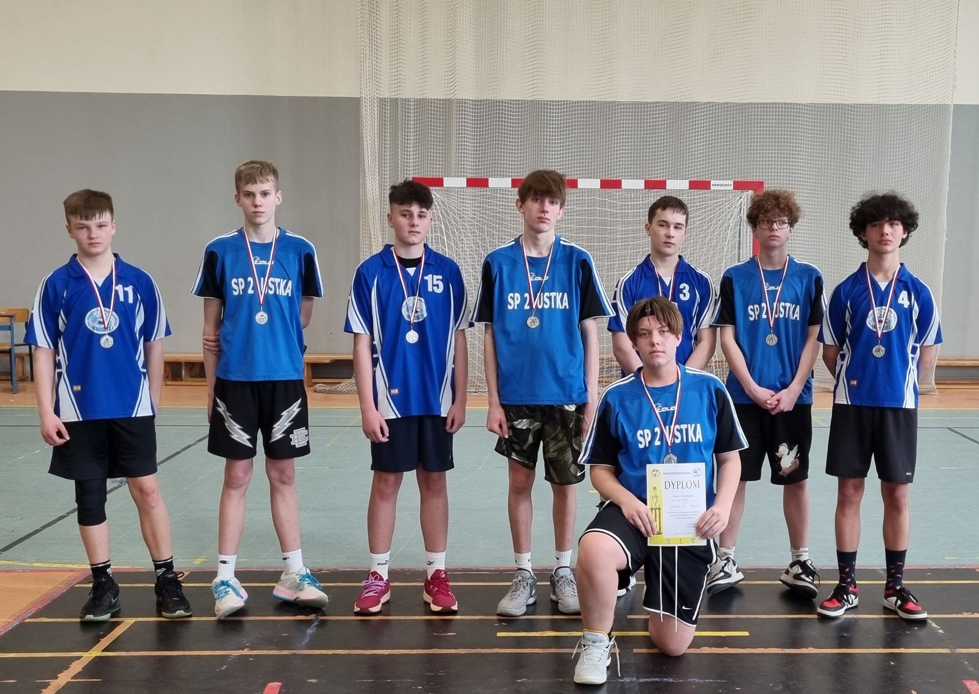 Srebrny medal koszykarzy w Powiatowej Olimpiadzie Młodzieży - Obrazek 1