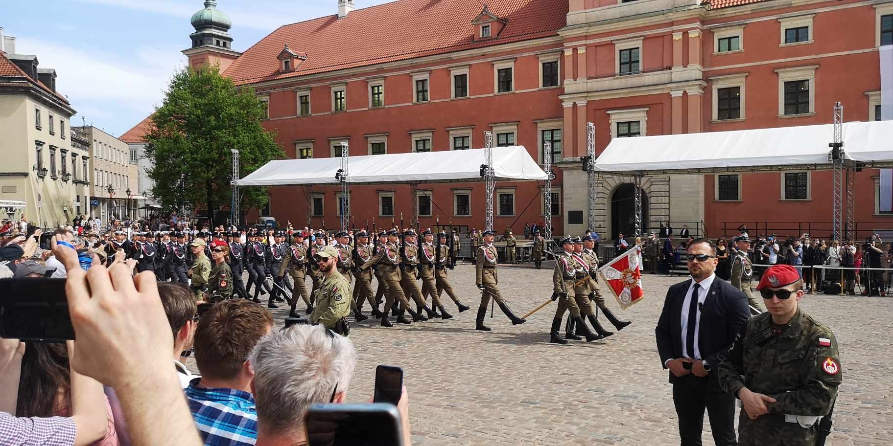 Dzień Flagi na Placu Zamkowym w Warszawie - Obrazek 4