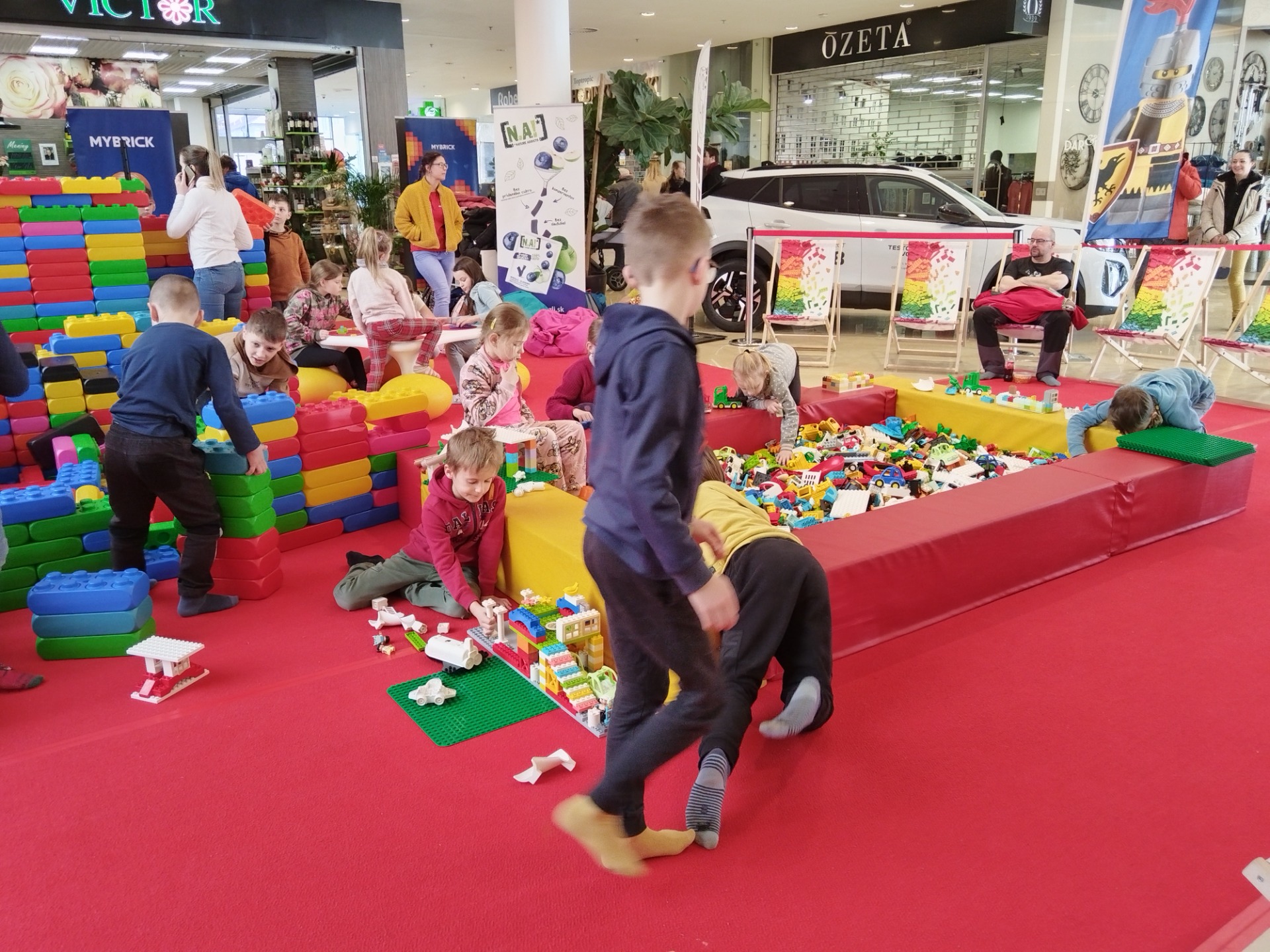 Lego herňa v nákupnom centre Stop shop - Obrázok 3
