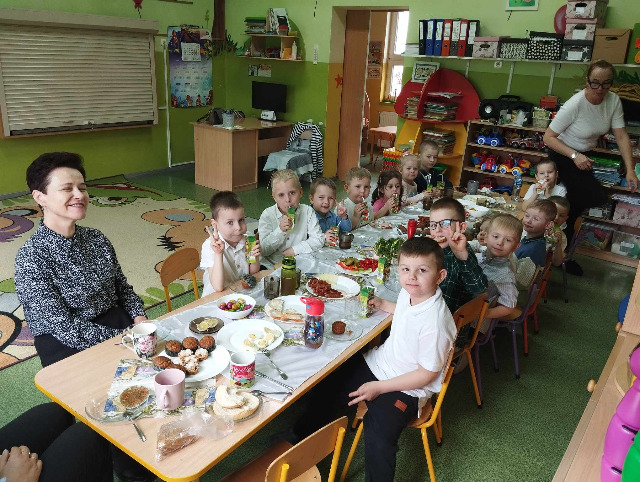 Śniadanie Wielkanocne w przedszkolu  - Obrazek 3